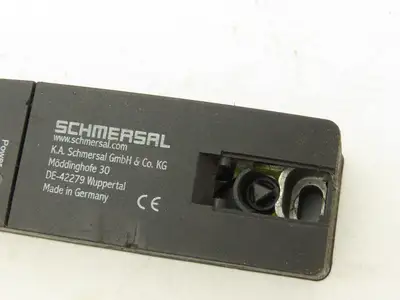 Schmersal AZM 200SK-T-1P2PW Safety Door Latch Interlock Solenoid