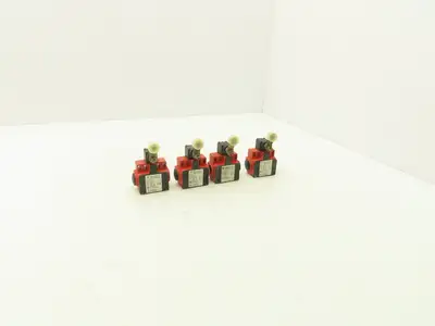 Bernstein BI-SU1Z AH Limit Switch 10A 500V 30mm Arm Plastic Roller Lot of 4
