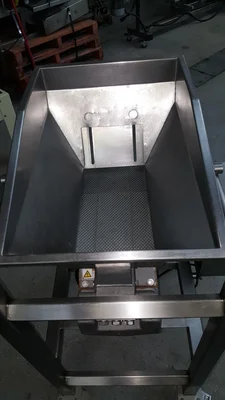 Vibratory Conveyor # 9173