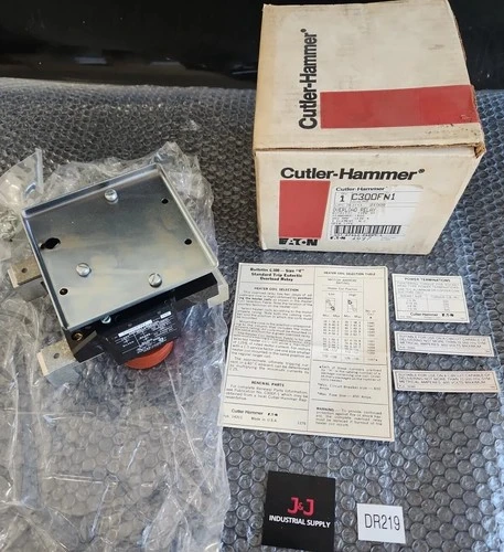 NEW CUTLER HAMMER C300FN1