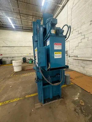 Used _UNKNOWN_ _UNKNOWN_ Balers North Carolina US | Myron Bowling Auctioneers Inc #1543526