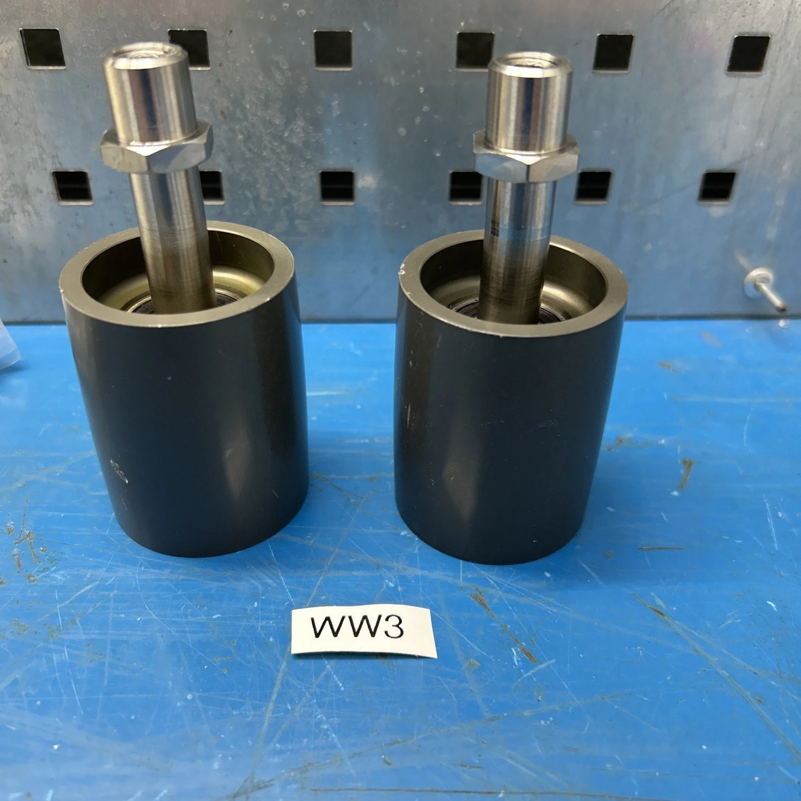 (2) 3020-11-000-0371 150K101G01 Tracking Pulley Assembly’s NNB Fast Shipping!!
