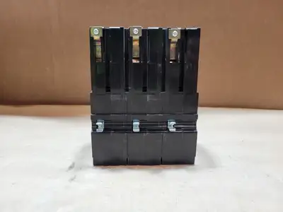 NEW SQUARE D QOB3150VH