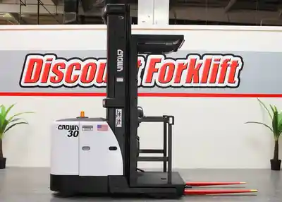 USED 2014 CROWN 3500