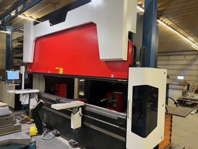 Vartek 330 Ton 9 axis CNC Press Brake