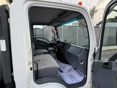 Used 2018 ISUZU NPR XD Reefer Trucks Florida US | Truck and Van Outlet #1509182