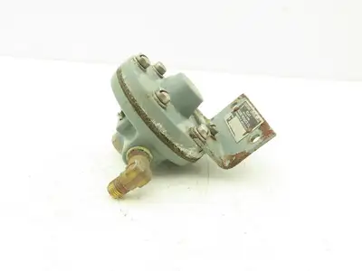 Moore Products 62V 7135S6CB 1/4" Pneumatic Constant Differential Relay