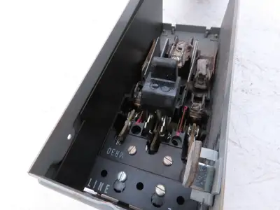 General Electric THFP321X 3-Pole Fusible Disconnect Switch Panel Mount 30A 240V