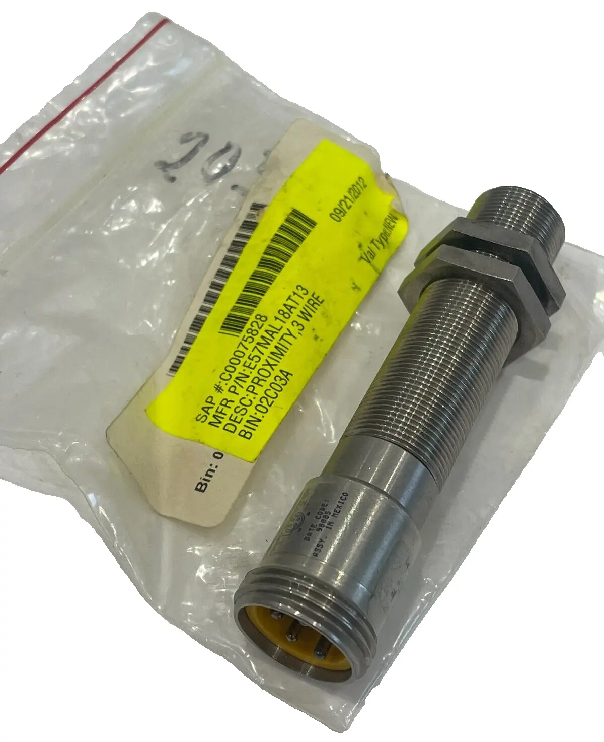 NEW CUTLER HAMMER E57MAL18AT13B1 PROXIMITY SENSOR