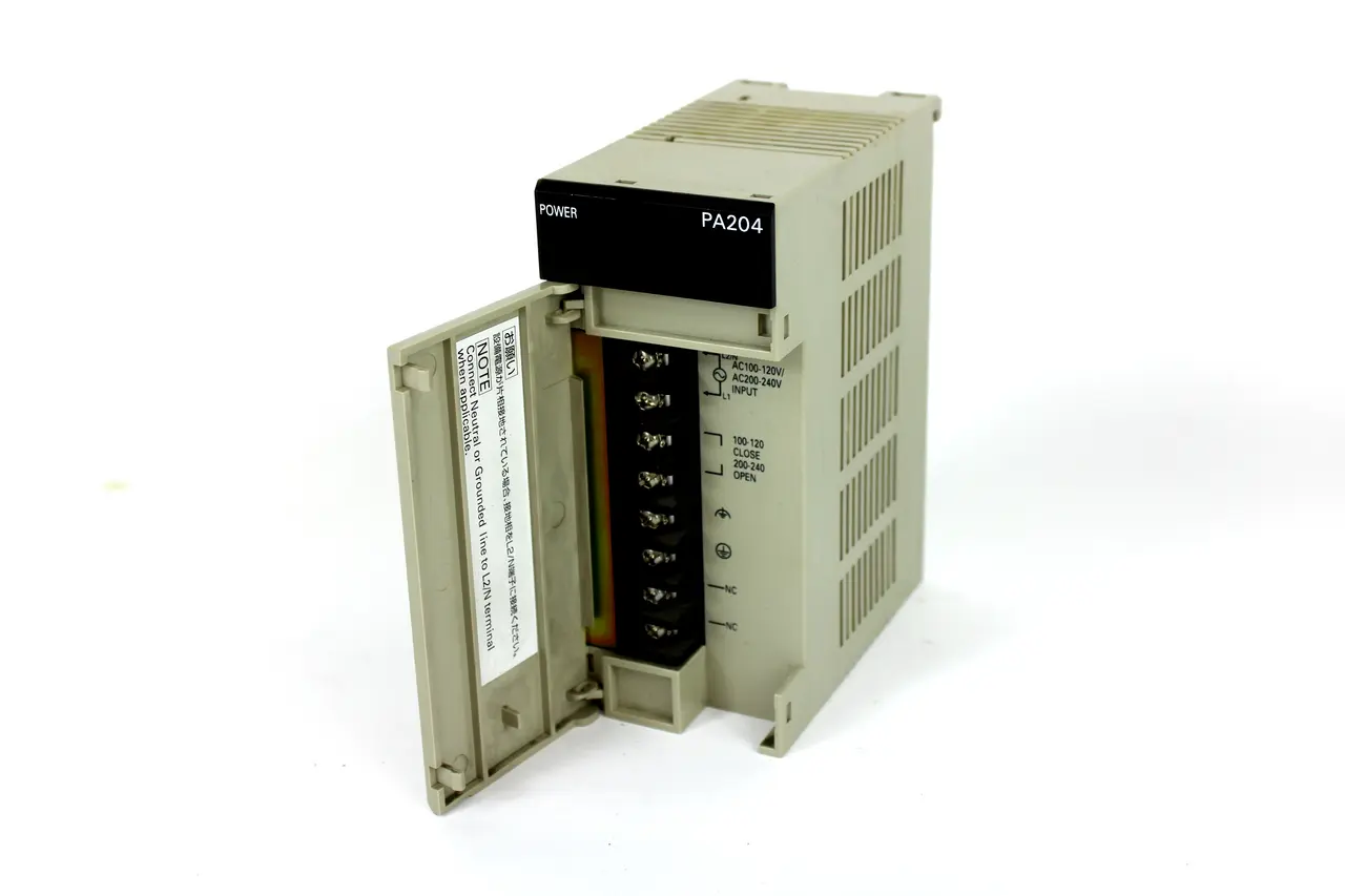 USED OMRON C200HW-PA204