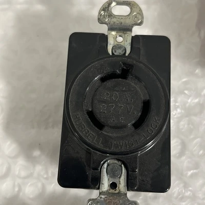 NEW Hubbell na