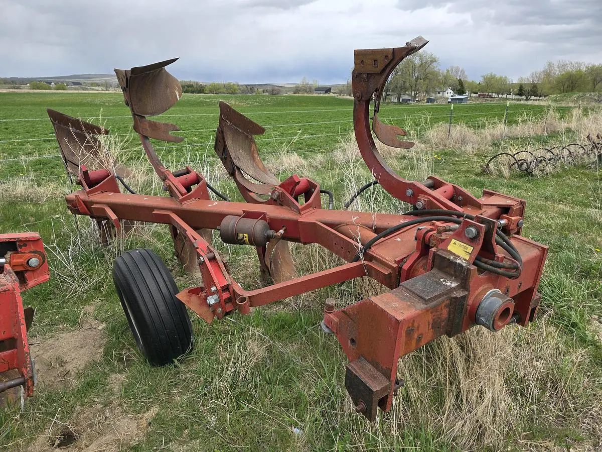 USED CASE IH 145