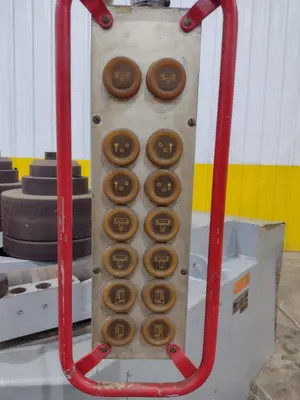 5" X 5" X 1/2" ROUNDO MODEL #R-5-S HYDRAULIC ANGLE ROLL: STOCK #23480