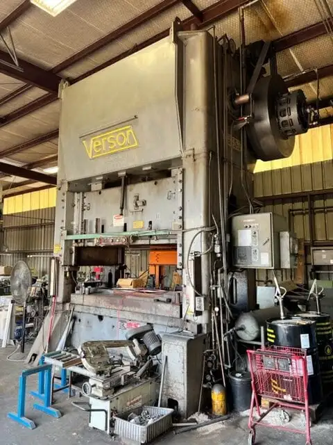 Used 1900 VERSON 300 Straight Side Presses Texas US | Revelation Machinery #404882
