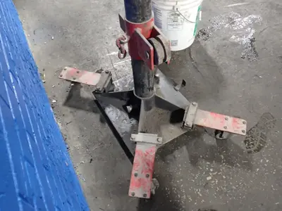 Under-hoist Jack Stand