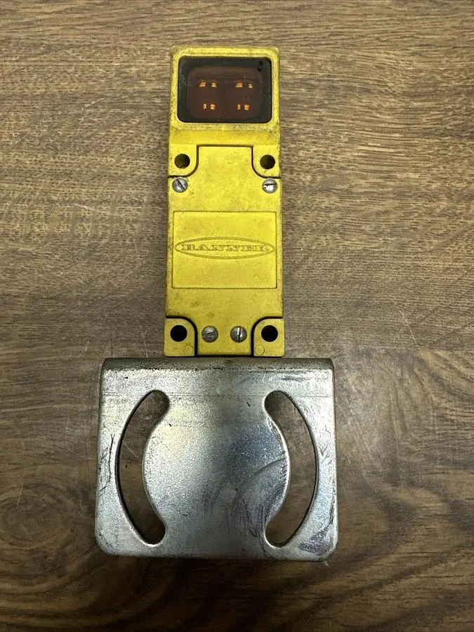 USED BANNER LVAG1-A-LM5-14