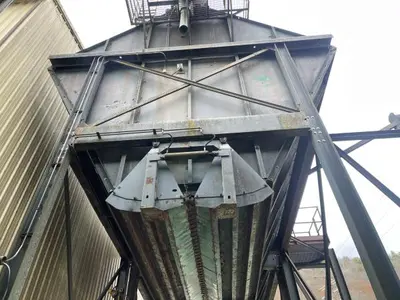 Peerless Two (2) 30 Unit Momo Chip Bins