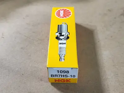 NEW NGK BR7HS-10