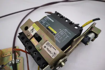 SCHNEIDER ELECTRIC 9422CFA10 SQUARE D FAL34040 STOCK 2401A