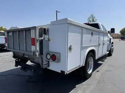 USED 2019 CHEVROLET W5500