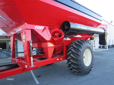 New | in-Stock 2025 E-Z TRAIL 1020 Grain Carts Pennsylvania US | Zimmerman Farm Service #1409834