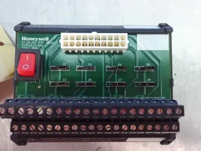 Used HONEYWELL 900RTS0001 PLC Input & Output Ohio US | HGR 24 #801882