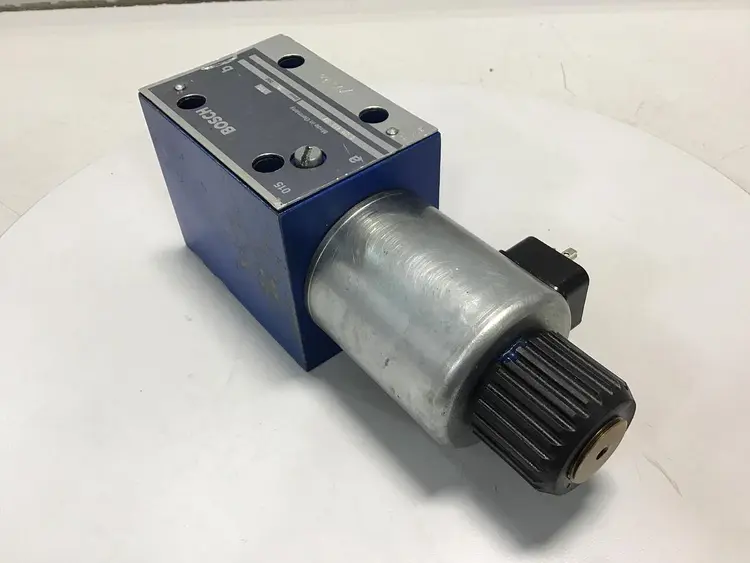 Used BOSCH 0 811 403 017 Valves/Fittings Michigan US | Ideal Machinery #691153