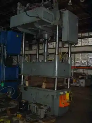 USED 1973 DAKE 27-677
