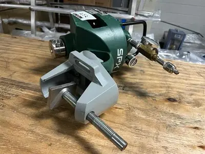 Lightnin' model XJA33 pneumatic propeller agitator