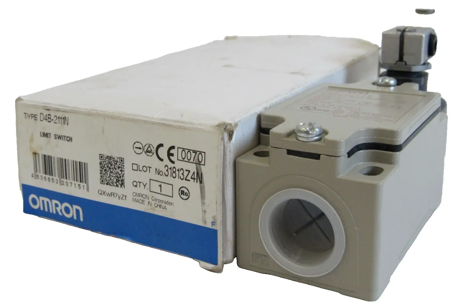 NEW OMRON D4B-2111N LIMIT SWITCH D4B2111N