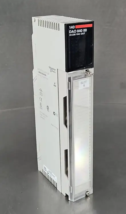 Used Schneider Schneider 140DAO84000 PLC Processors | Palmetto Automation #1148584