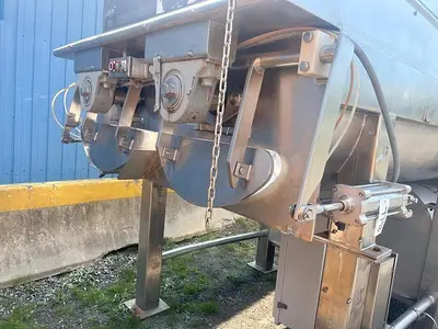 Used Rietz Double Ribbon Blender, 150 Cubic Feet