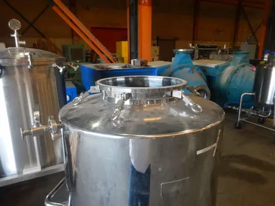 USED STOUT 100 GALLON