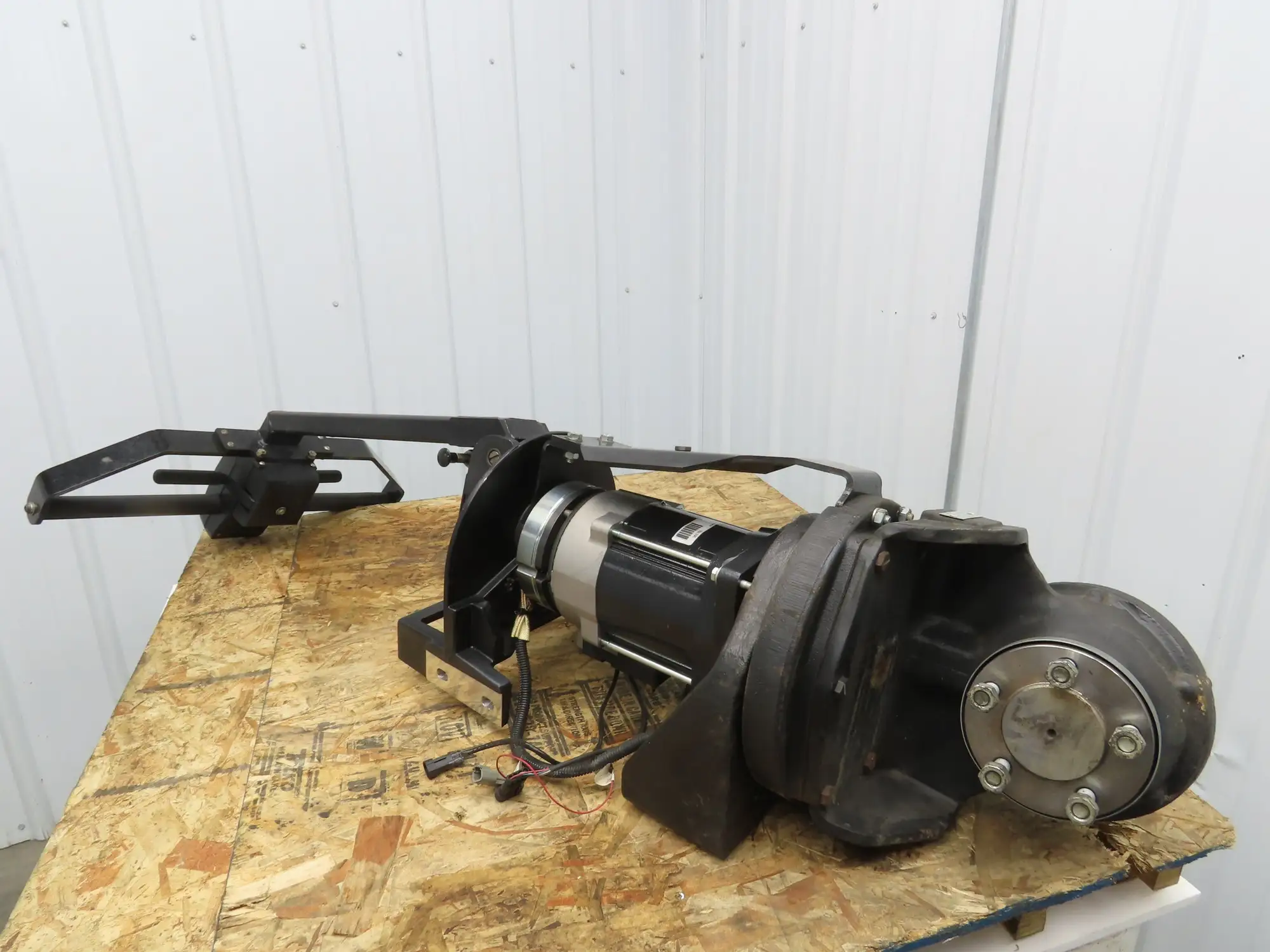Yale 6831001300 Drive Motor Hub & Tiller Head Control Handle Off MTR007LFN24T