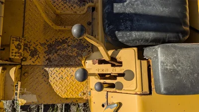 USED 1985 DEERE 450E