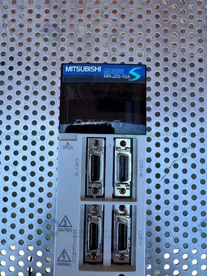Used MITSUBISHI MR-J2S-10A AC SERVO DRIVE 100W, 170V 0-360HZ 1.1A OUTPUT Electronics & Components California US | Equipment Lab #1275626