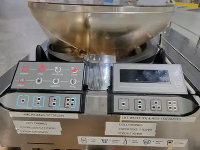USED 2012 MASTRENA CS2
