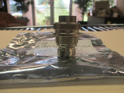 NEW Amphenol 0205 (VCR06A14S6P119N)