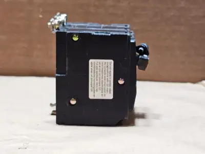 USED SQUARE D QOB330