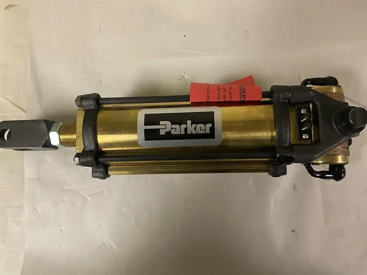 Used PARKER B80135005-01260X0500 Pneumatic Cylinders Ohio US | Surplus Asset Holdings #1226257