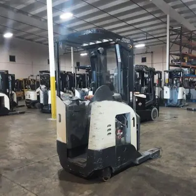 USED 2016 CROWN RR5725-45