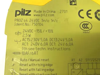 USED PILZ SAFETY RELAY 750104 DAMAGED DIN LATCH