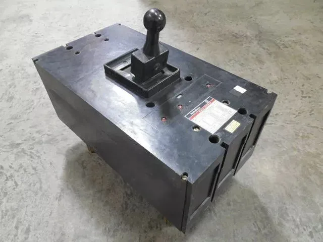 Westinghouse PA32000F AB De-ion Circuit Breaker 2000 Amp Frame 1600A Trip Used