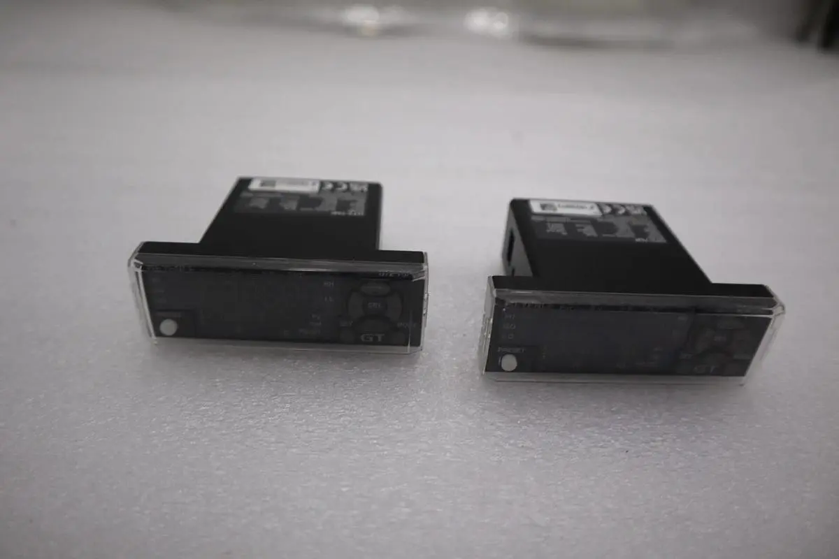 NEW OPEN BOX Keyence GT2-75P Sensor Amplifier STOCK K-670-C