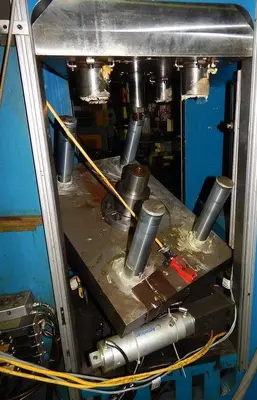 16 Ton FARGER & JOOSTEN MULTIPOWER Air/Oil Press