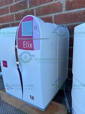 USED MILLIPORE ELIX ADVANTAGE 15  WATER PURIFYING SYSTEM W/ E-POD, 30L PE TANK