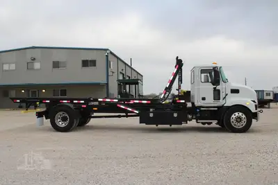New | in-Stock 2027 MACK MD7 Rolloff Trucks Texas US | Roll Off Truck World #1491912
