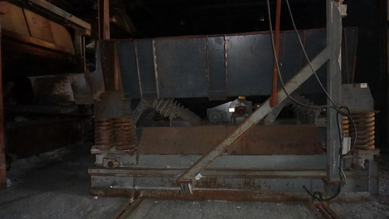 Charge Feeder - Carrier Furnace Charge Feeder with Dual Axis Tro