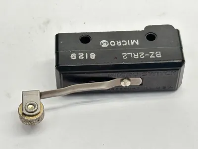 BZ-2RL2 | Micro Switch  Roller Limit Switch 15A 125/250/480VAC 8129 - Used
