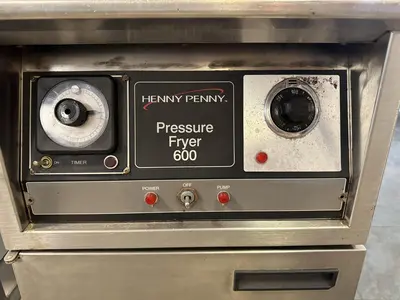Used HENNY PENNY PRESSURE FRYER 600 NATURAL GAS Cookers / Coolers / Fryers Florida US | BAM Discount Restaurant Equipment #1312062